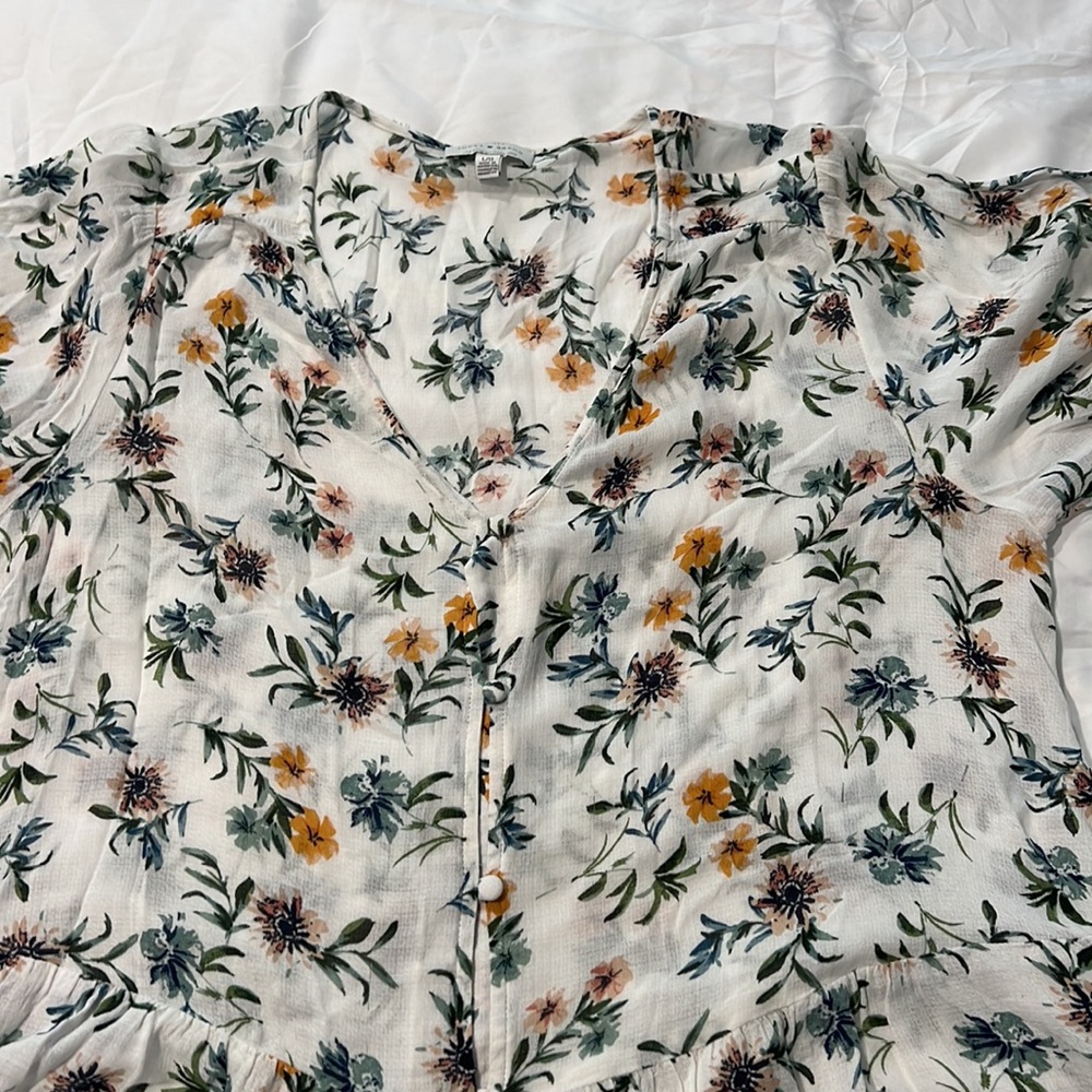 Sale 🎆Lucky Brand botton up babydoll style Blouse size Large - Picture 2 of 7